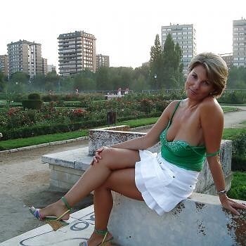 Cougar nymphomane du 80 photo