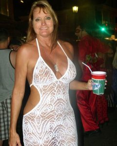 Mature nympho du 25 cherche jeune homme