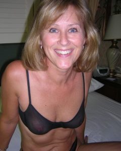 Mature salope du 64 partage nude